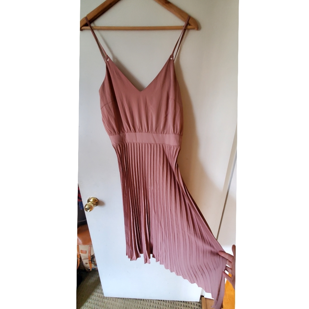 Pink midi dress, ruffled skirt. Size Large